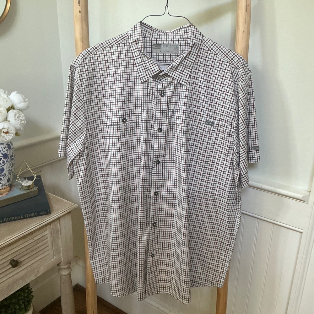 Drake Waterfowl Mens XL Short Sleeve Vented Plaid Fishing Shirt Burgundy Grey